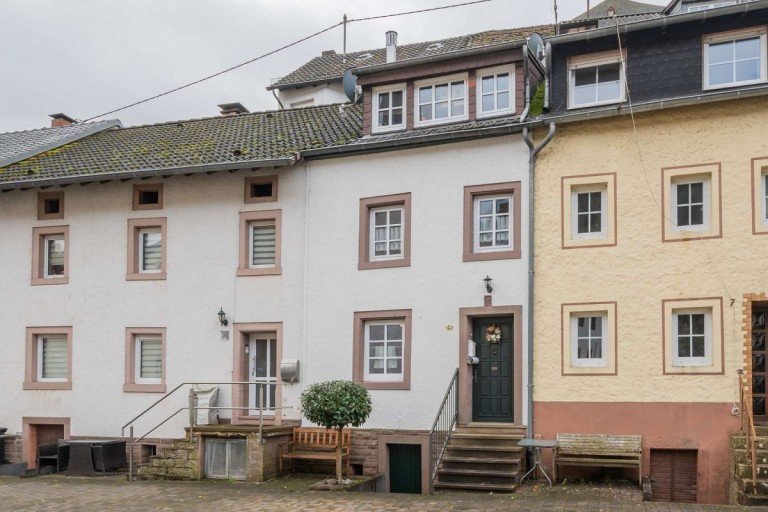 18203 Au�enansicht Malberg Reihenmittelhaus M�rchenhaftes Reihenmittelhaus in Malberg - PROVISIONSFREI