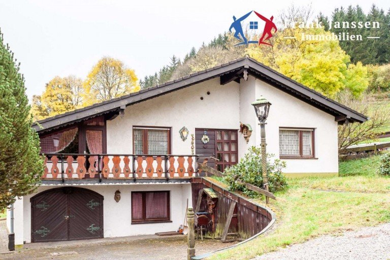 EU23011 Titelbild Hellenthal Haus Freistehendes Einfamilienhaus am Ortsrand in Hellenthal - PROVISIONSFREI