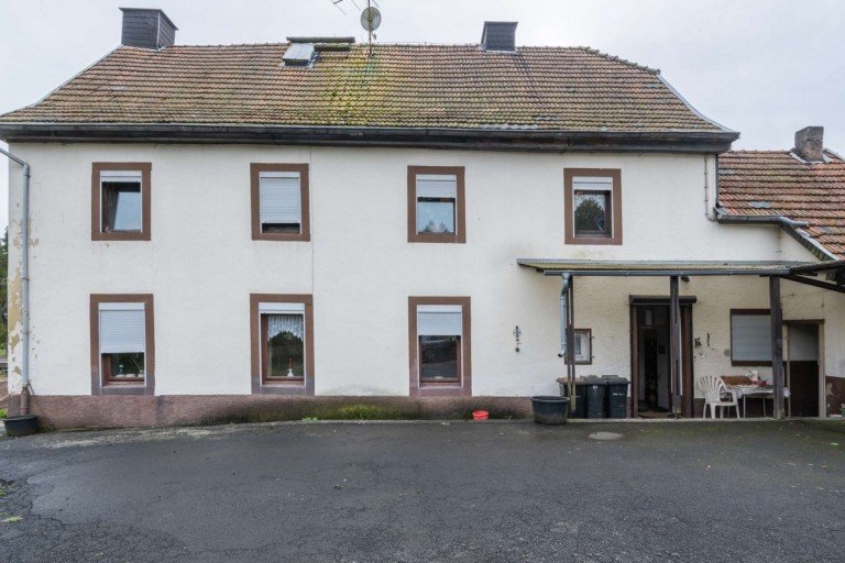 18201 Au�enansicht Kall Einfamilienhaus Sanierungsbed�rftiges, freistehendes Einfamilienhaus in Kall - PROVISIONSFREI