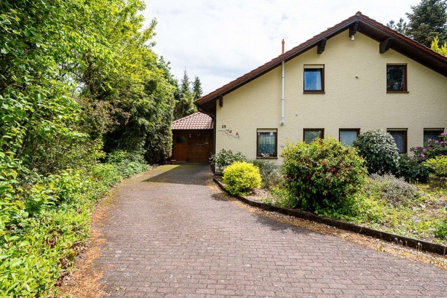 18371 Stra�enansicht Haus Feusdorf