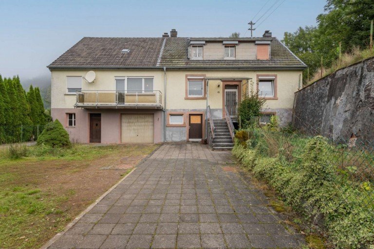 18197 Au�enansicht M�rlenbach Einfamilienhaus Sanierungsbed�rftiges Einfamilienhaus mit Garten in M�rlenbach - PROVISIONSFREI
