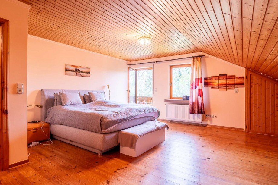 18371 Schlafzimmer Haus Feusdorf