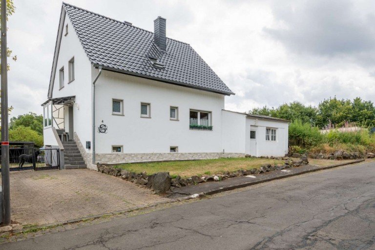 18395 Au�enansicht Lissendorf Einfamilienhaus Freistehendes Einfamilienhaus in Lissendorf I 2021 teilsaniert I 4 Schlafzimmer I 2 Badezimmer