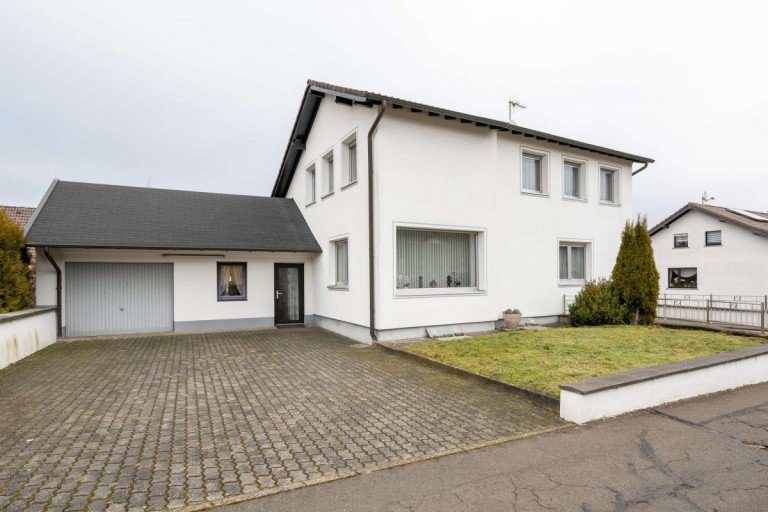 18164 Au�enansicht Gerolstein Einfamilienhaus Freistehendes Einfamilienhaus mit Garten und Garage in Lissingen - PROVISIONSFREI