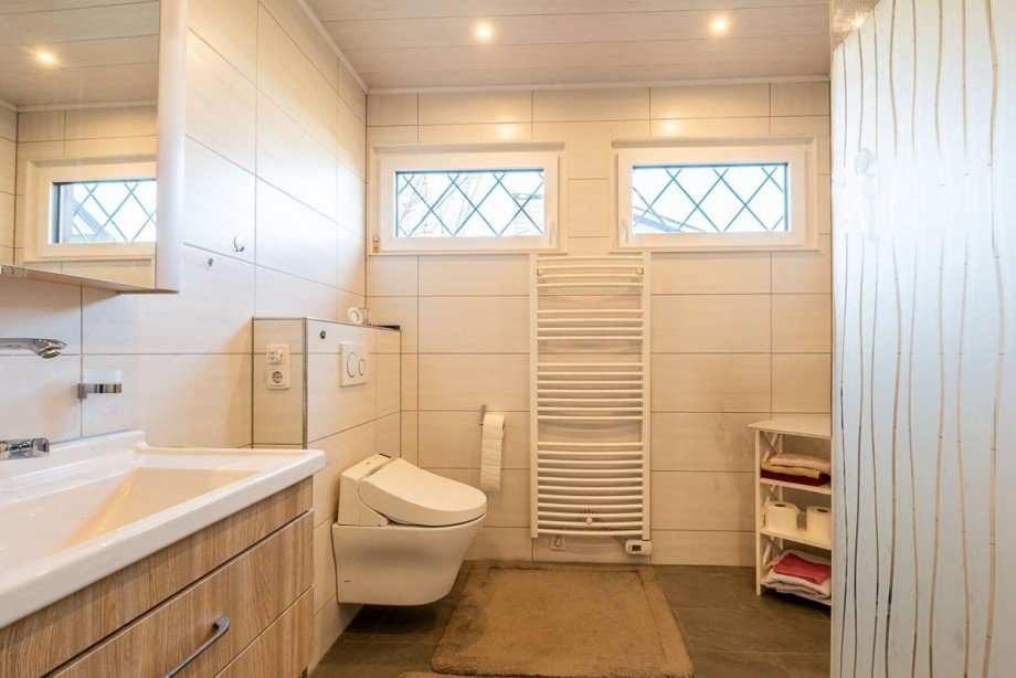 18368 Badezimmer Einfamilienhaus Birresborn