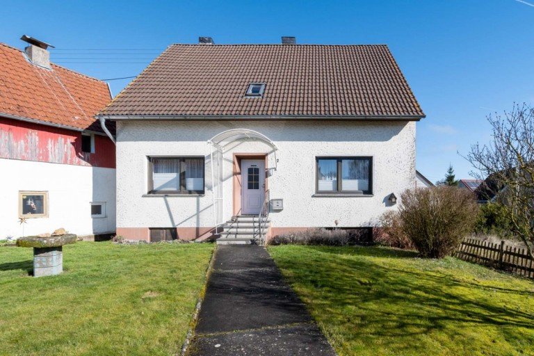 18366 Au�enansicht �xheim Haus Freistehendes Einfamilienhaus in Leudersdorf - 3 Schlafzimmer & 2 Badezimmer - Garten & Garage