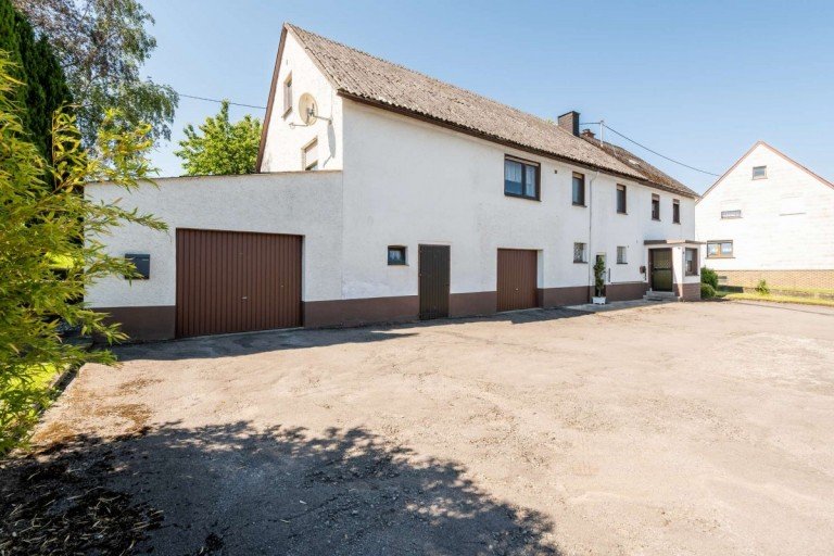 18243 Au�enansicht Kolverath Einfamilienhaus Freistehendes Einfamilienhaus mit (Ferien-)Wohnung - ruhiger Lage in Kolverath - PROVISIONSFREI