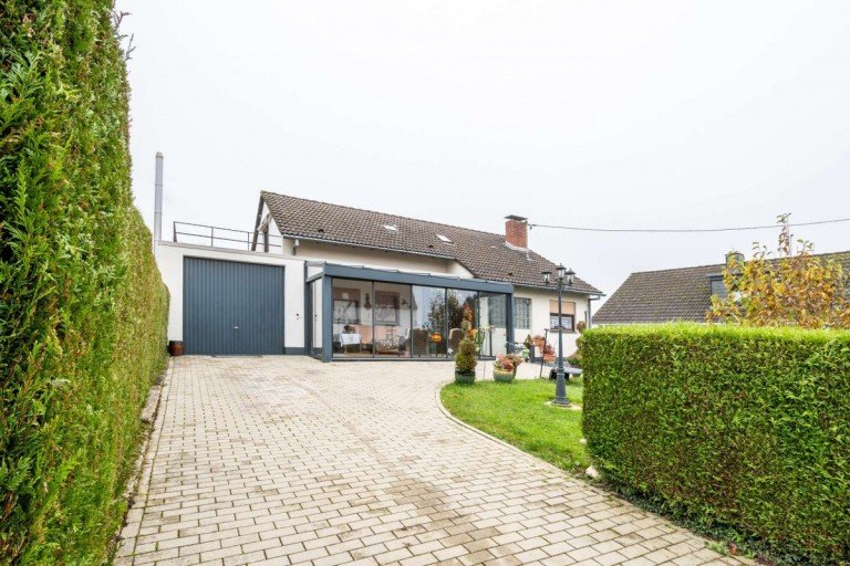 18350 Au�enansicht Malberg Haus NEUER PREIS! Freistehendes Einfamilienhaus in Malberg-Mohrweiler - ruhige Lage, gro�er Garten & ELW