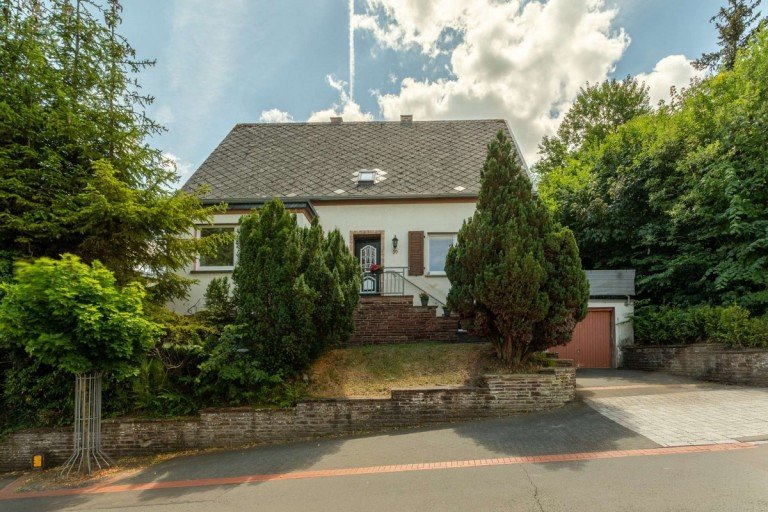 _LK_7272-HDR Gerolstein Zweifamilienhaus Freistehendes Zweifamilienhaus in Gerolstein