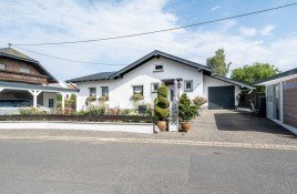 Hauptbild Freistehendes Einfamilienhaus in Kolverath - 4 Schlafzimmer, Garten mit hochwertigem Gartenhaus