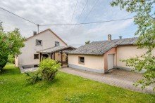 18312 Au�enansicht Freistehendes Einfamilienhaus in Reuth - �berdachte Terrasse, Garten & Balkon mit Naturblick