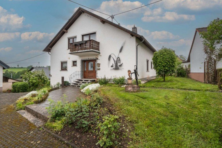 18237 Au�enansicht Malbergweich Mehrfamilienhaus NEUER PREIS! Freistehendes Einfamilienhaus mit zwei zus�tzlichen Wohneinheiten in Malbergweich