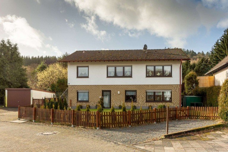 18104 Au�enansicht Daun Einfamilienhaus Freistehendes Einfamilienhaus mit Einliegerwohnung in Weiersbach