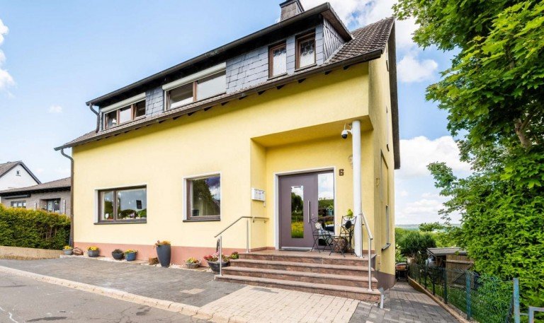 18307 Au�enansicht Sch�ller Haus NEUER PREIS! Freistehendes Ein-/ Mehrfamilienhaus in Sch�ller I Solaranlage I Garten & Terrasse