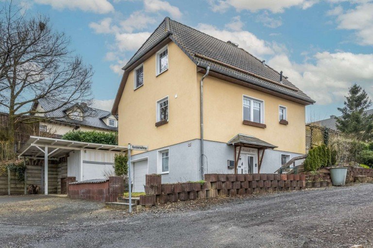 18222_Horperath Horperath Einfamilienhaus Freistehendes Einfamilienhaus mit Garten und Garage in Horperath - PROVISIONSFREI