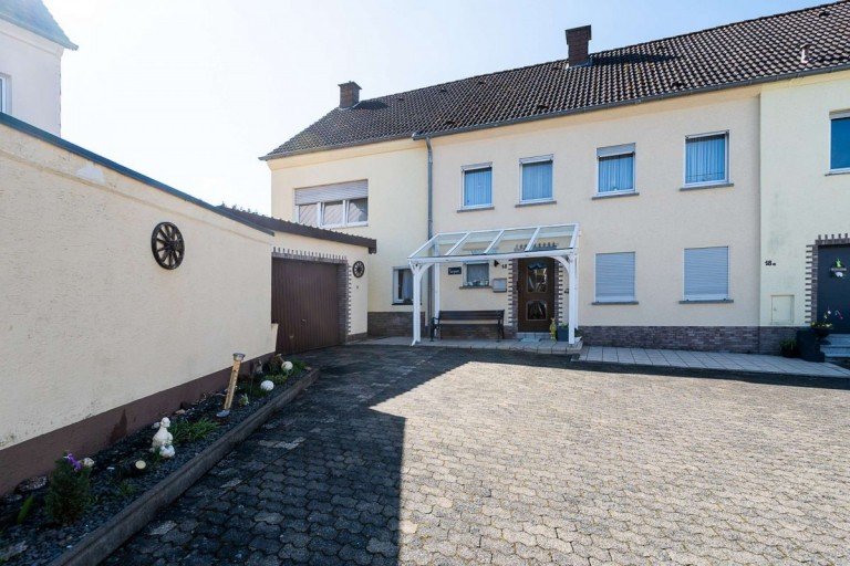 18370 Au�enansicht Hinterweiler Haus Einfamilienhaus in Hinterweiler - 3 Schlafzimmer - Balkon, Terrasse & gro�er Garten