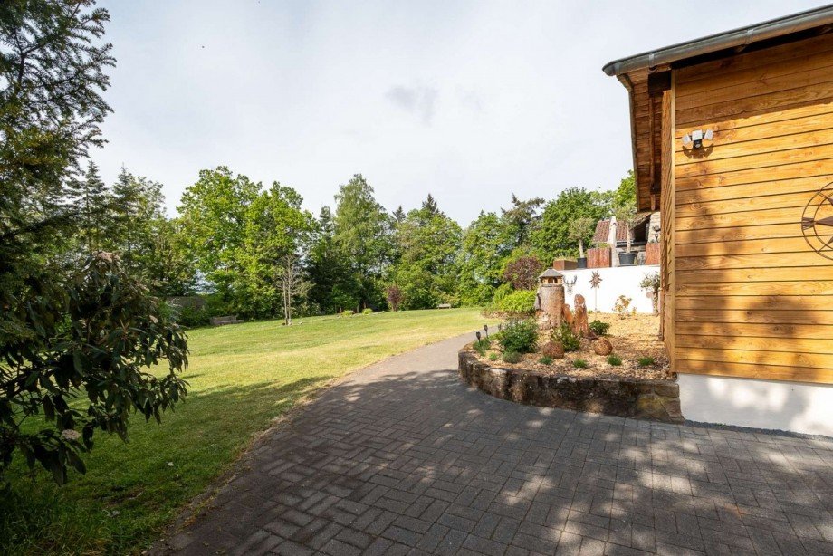 18373 Einfahrt Grundst�ck Bungalow Oberkail
